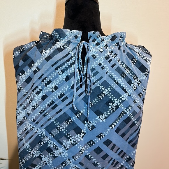 CABI Graph (3451) sleeveless top - Picture 5 of 8